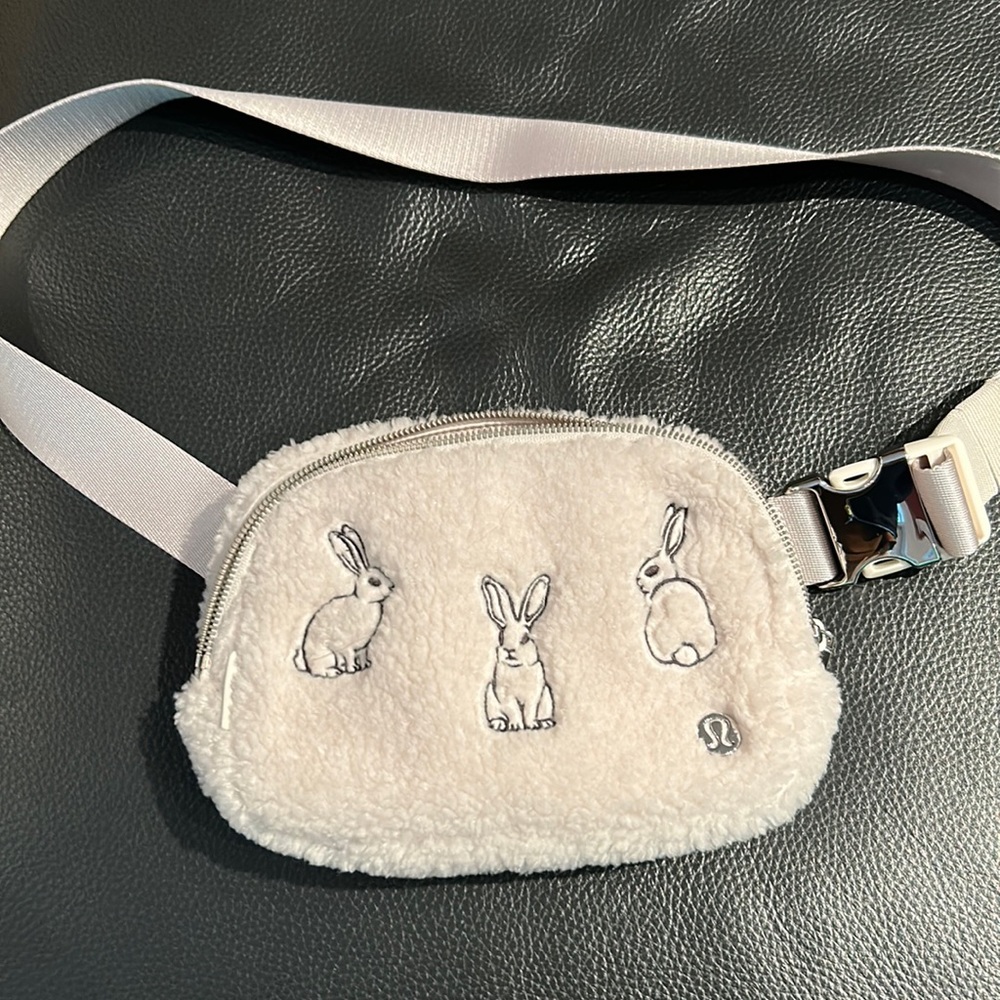 lululemon athletica Cream Sherpa Bunny Belt Bag - RARE
